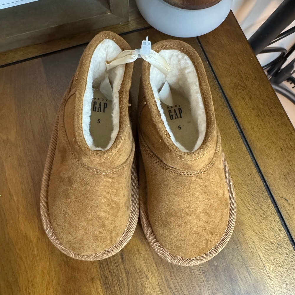 GAP Tan Suede Baby Booties/Size 5